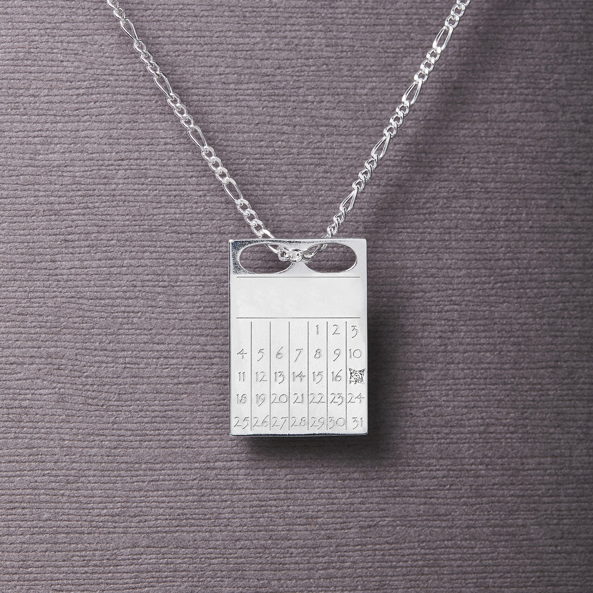 Dateplate Vedhæng Og Halskæde Uden Måned 50 Cm - Sterling Sølv Med Diamant